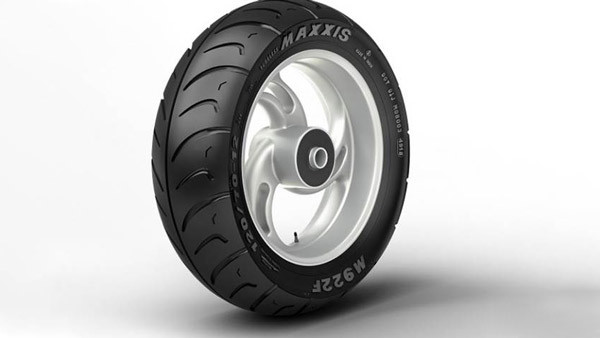 MAXXIS 120/70-12 Tyre (M922F)