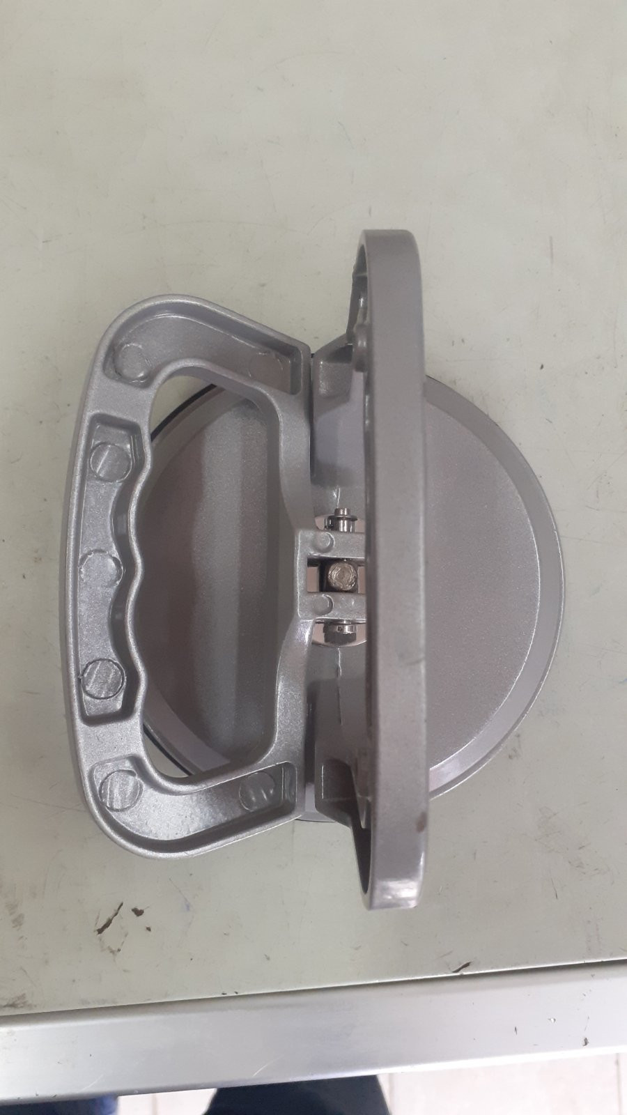 Berrylion Aluminum Glass Suction