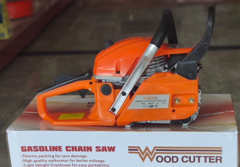 Woodcutter 2600W 22" Chain Saw