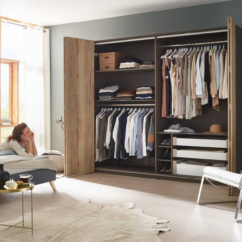 Hettich WingLine L Push to move folding door 9237880